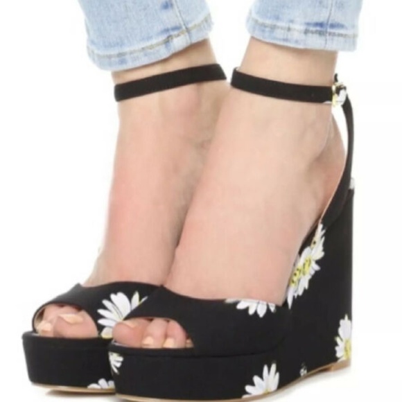 Kate Spade Dellie Daisy-Print Wedge Sandal - Picture 2 of 12